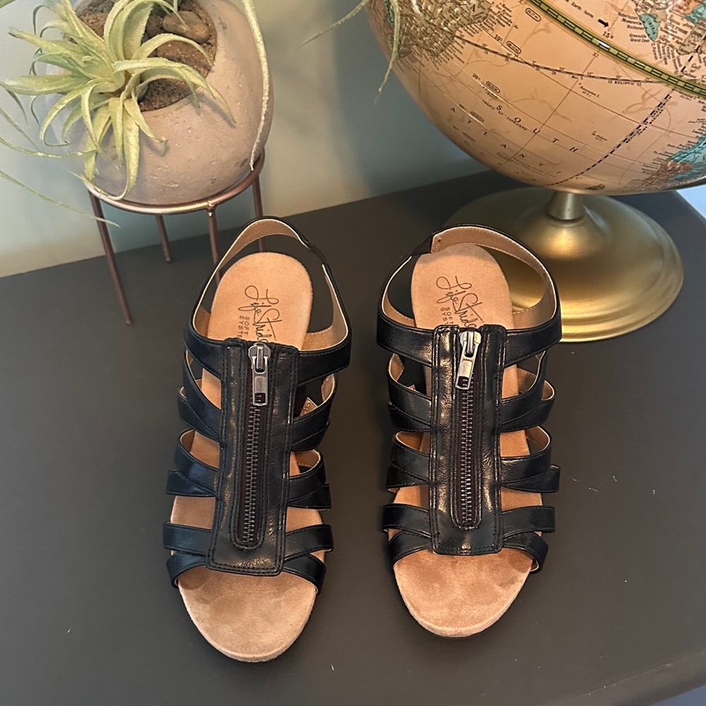 Life Stride Black Zipper Sandals
